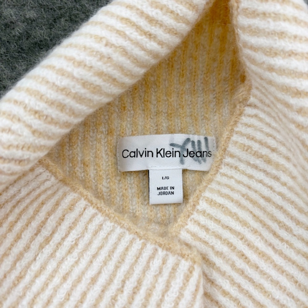 NWT Calvin Klein Sweater - Picture 3 of 10